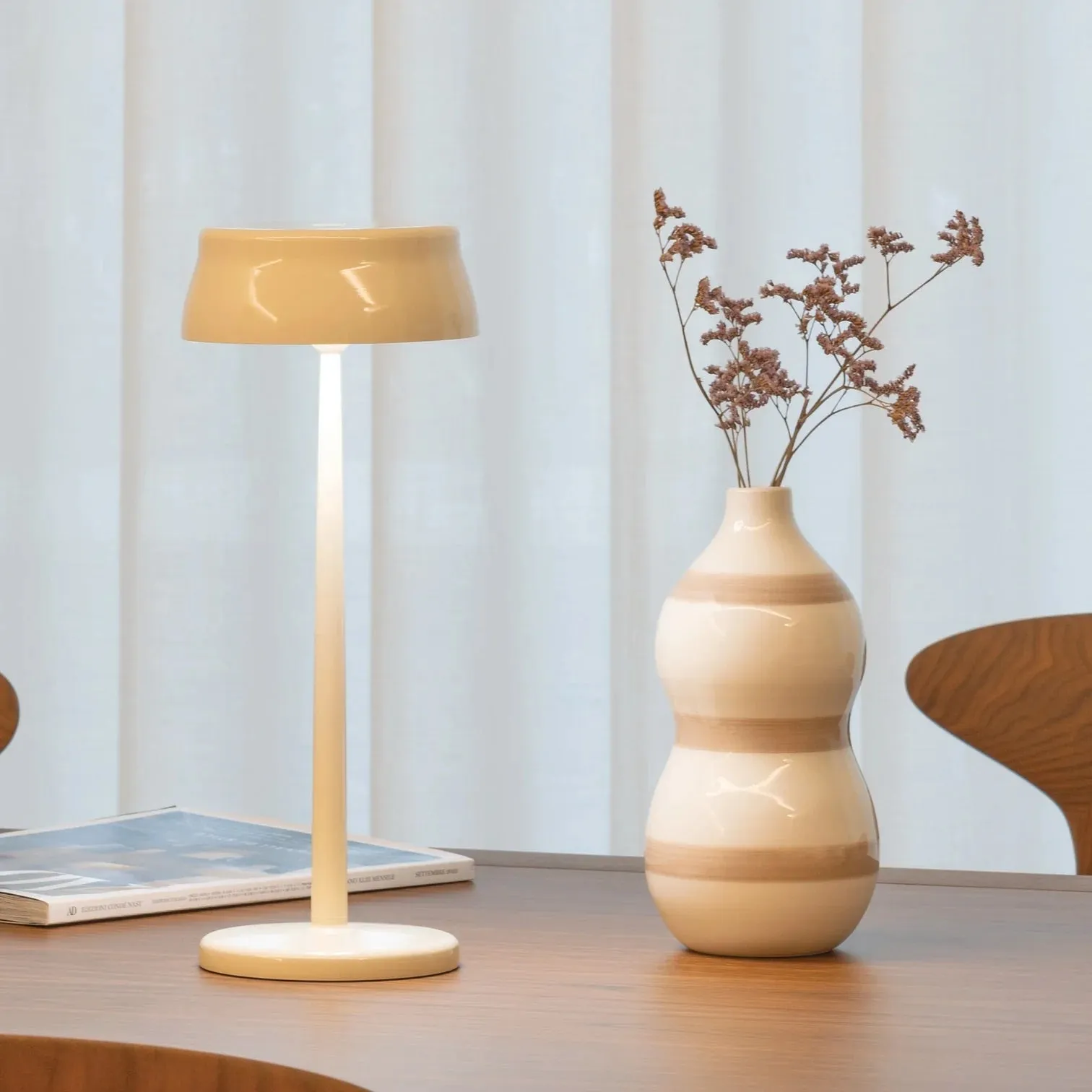 Sister Light Portable LED Outdoor Table Lamp