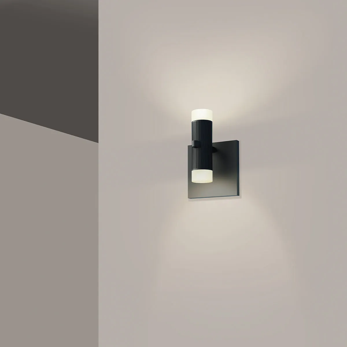 Suspenders Cylinder Wall Light