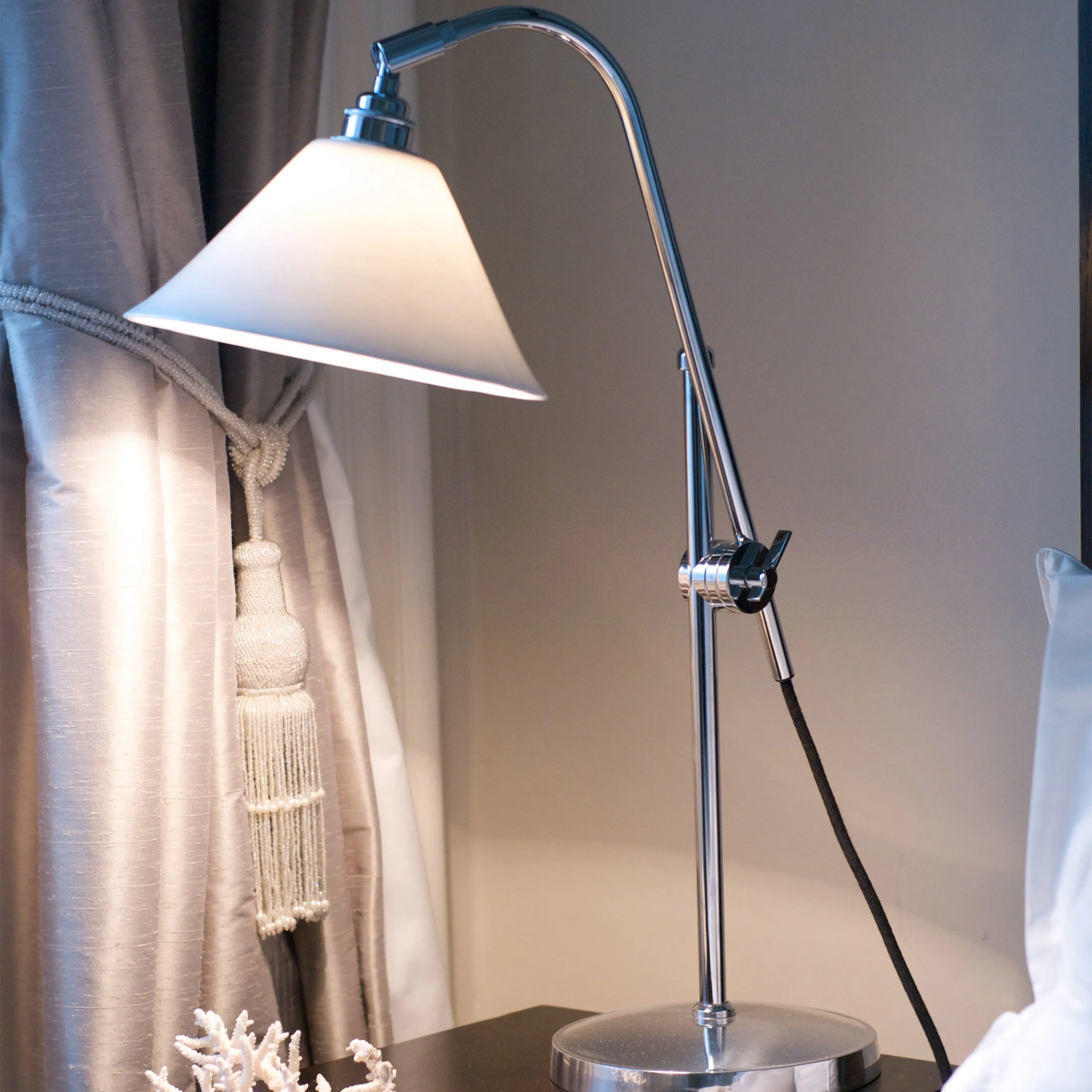 Task Ceramic Table Lamp