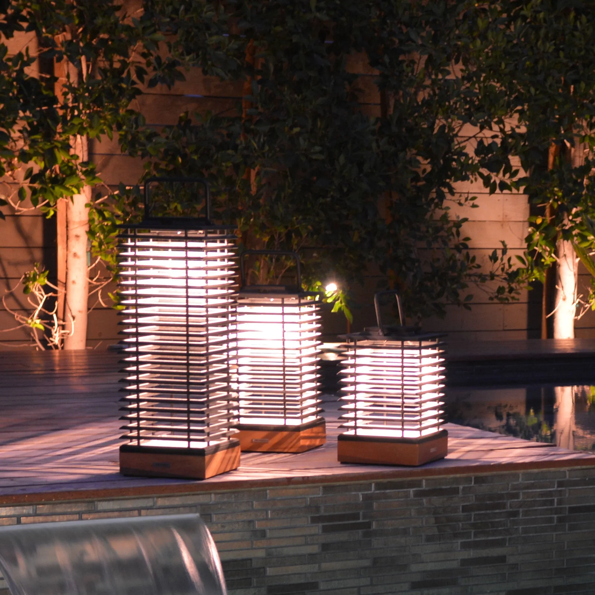 Tekura Solar Outdoor Lantern