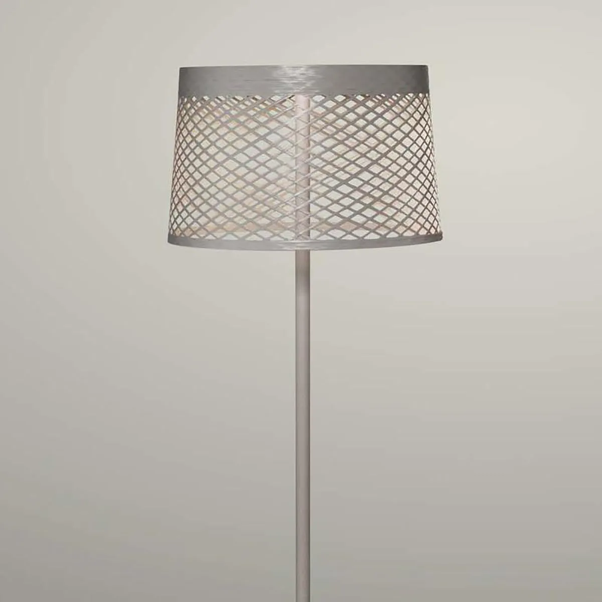 Twiggy Grid Outdoor Reading Floor Lamp