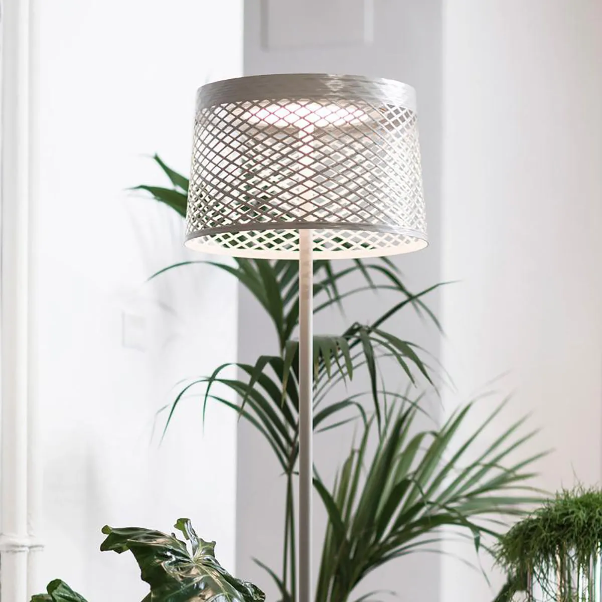 Twiggy Grid Outdoor Reading Floor Lamp