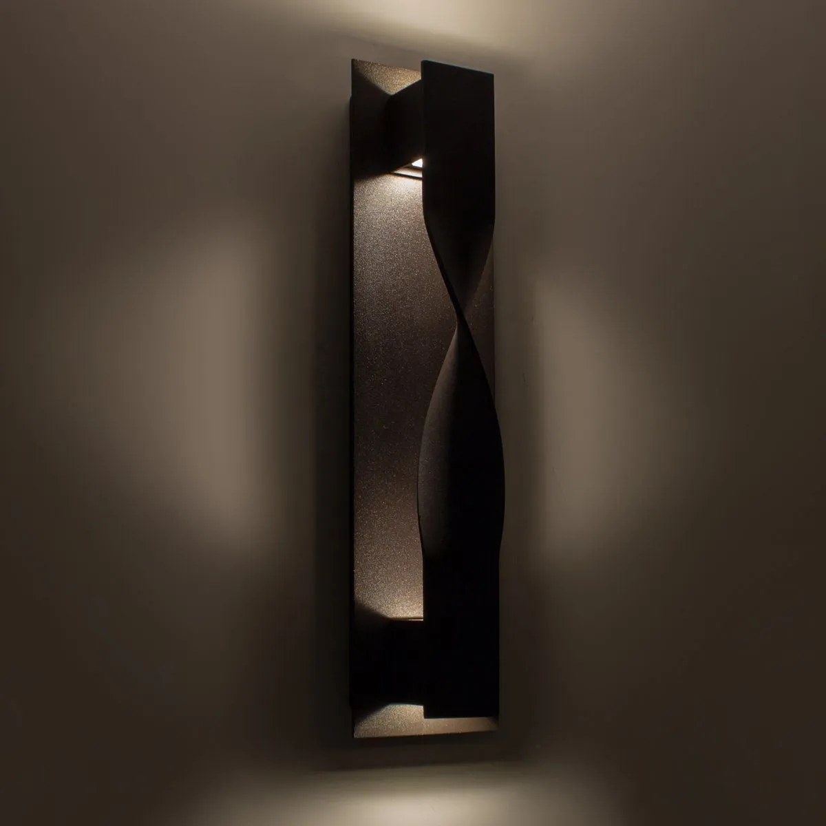 Twist Outdoor Wall Light