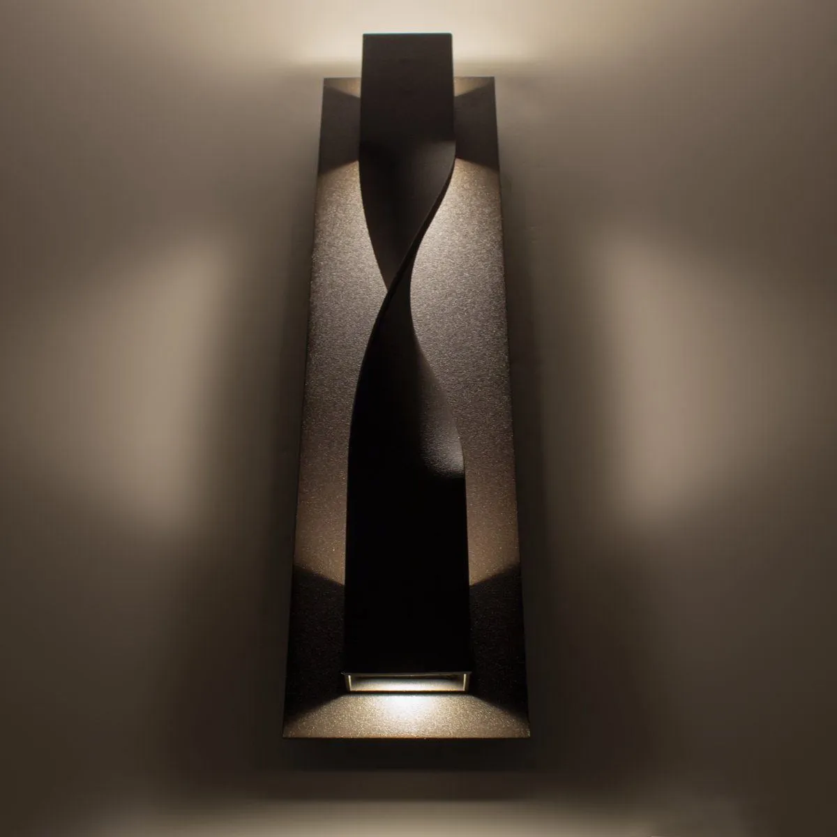Twist Outdoor Wall Light