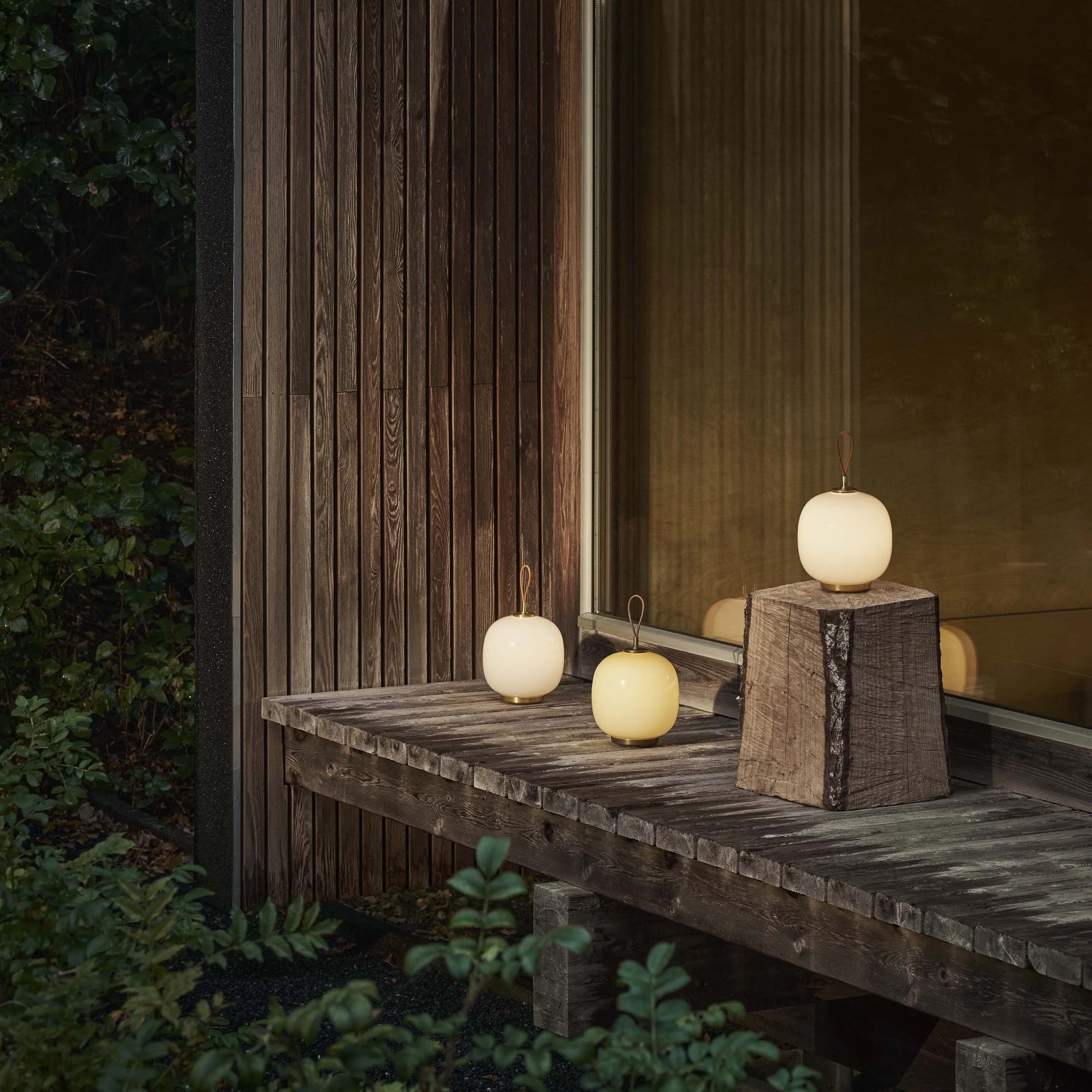 VL45 Radiohus LED Portable Table Lamp