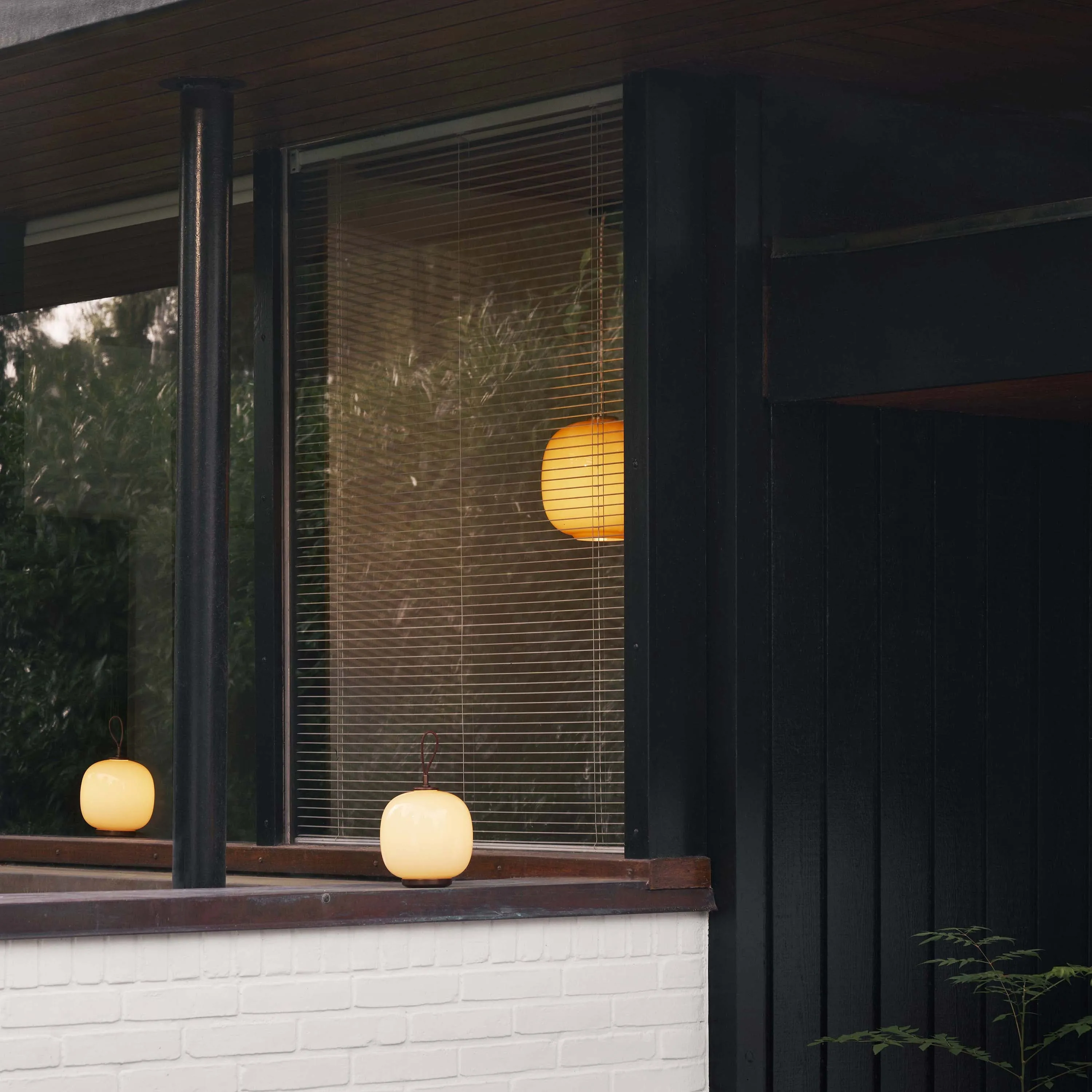 VL45 Radiohus LED Portable Table Lamp