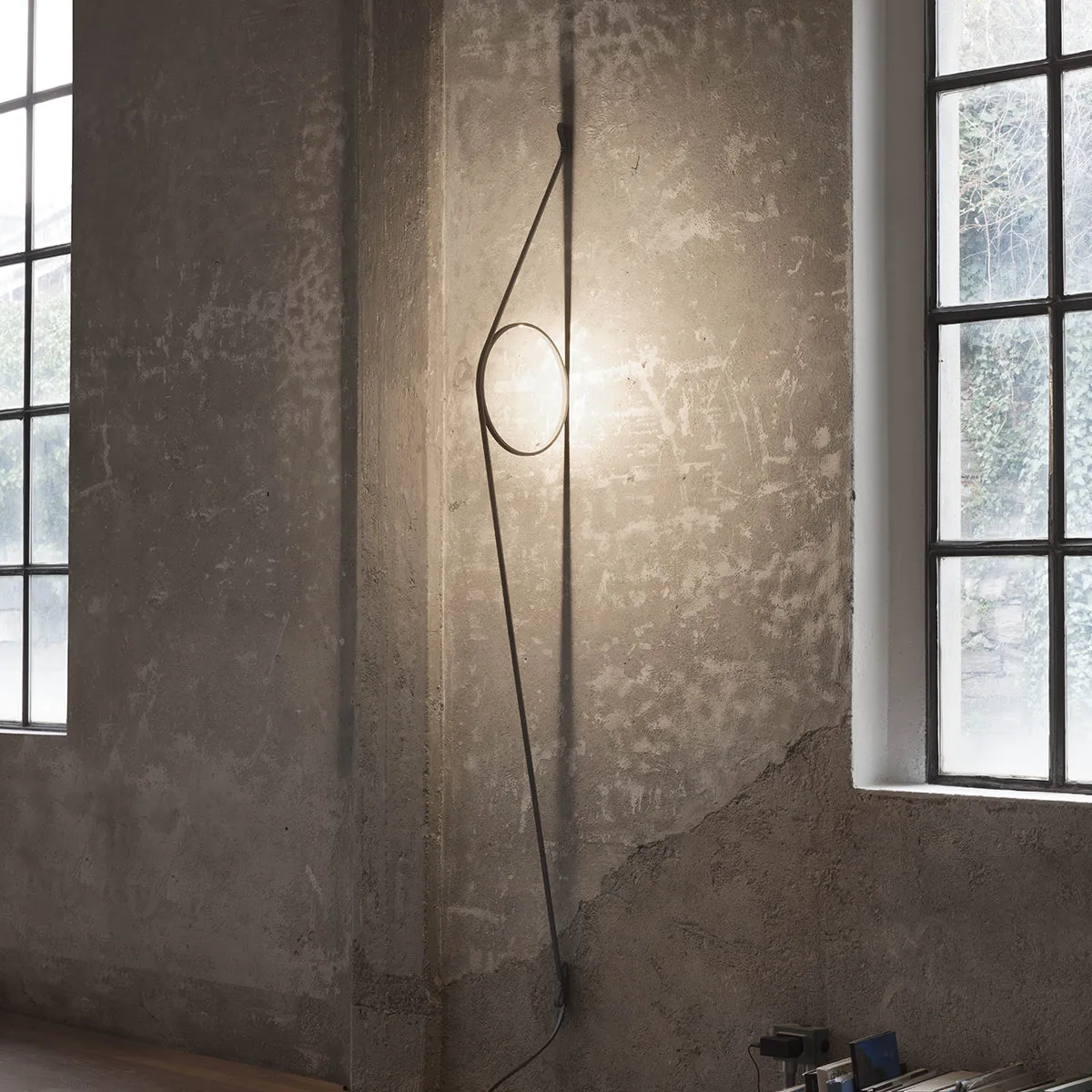 WireRing Plug-In Wall Light