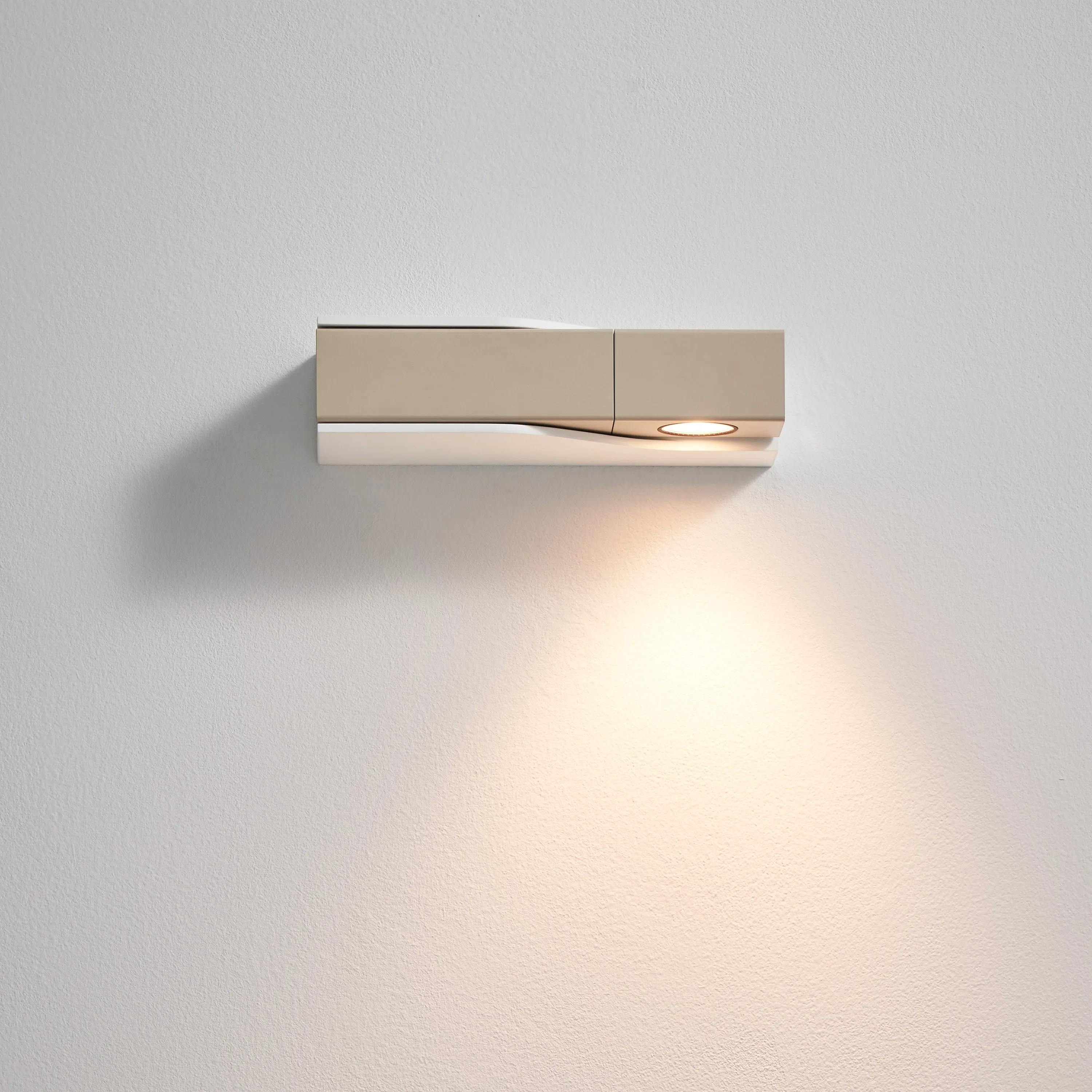 WU Wall Sconce