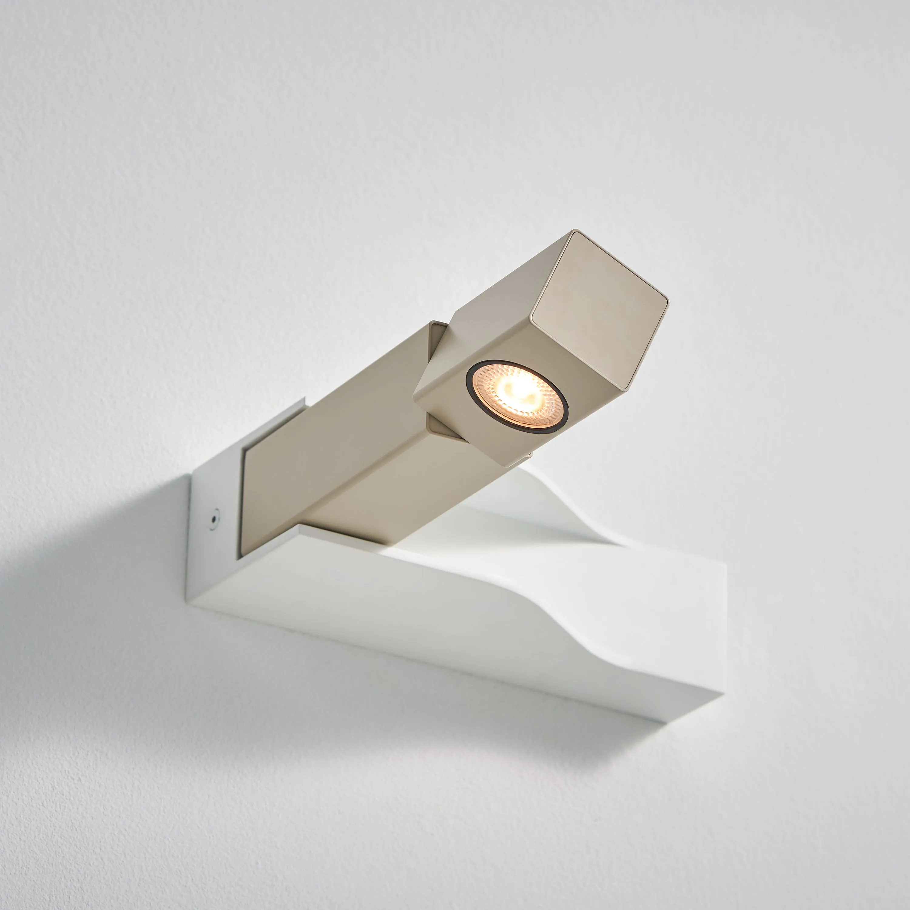 WU Wall Sconce