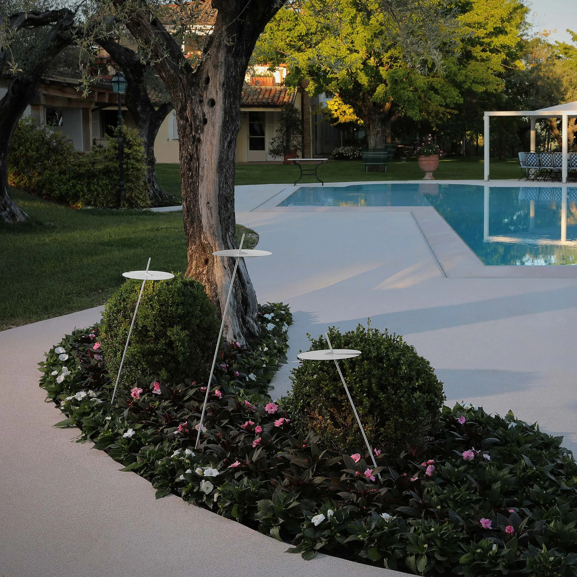 Xana Anchor Outdoor LED Floor Lamp